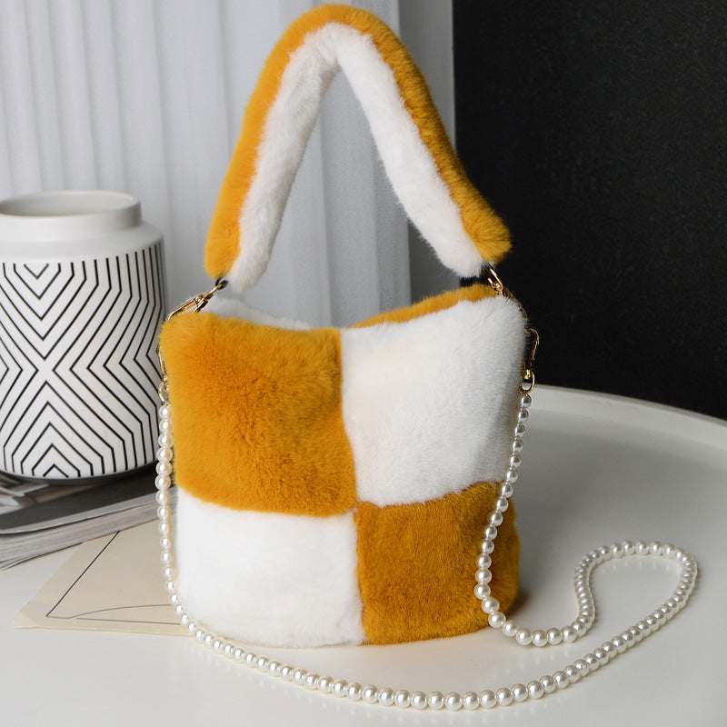 Checkerboard Plush Bucket Bag With Pearl Chain Design Winter Fashion H