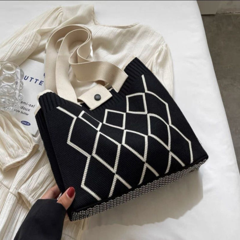 Diamond-Knit Tote - Black