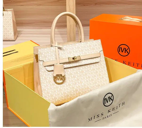 Minimalist Kelly Letter Tote Bag - alternate view