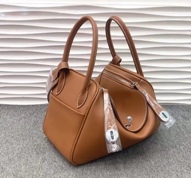 Large Capacity Genuine Leather Women's Tote Bag - lifestyle