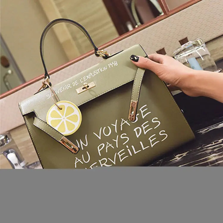 Minimalist Kelly Letter Tote Bag - close-up detail