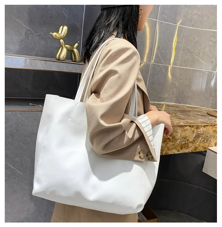 Stylish Women's Large Capacity Tote Bag for Commuting